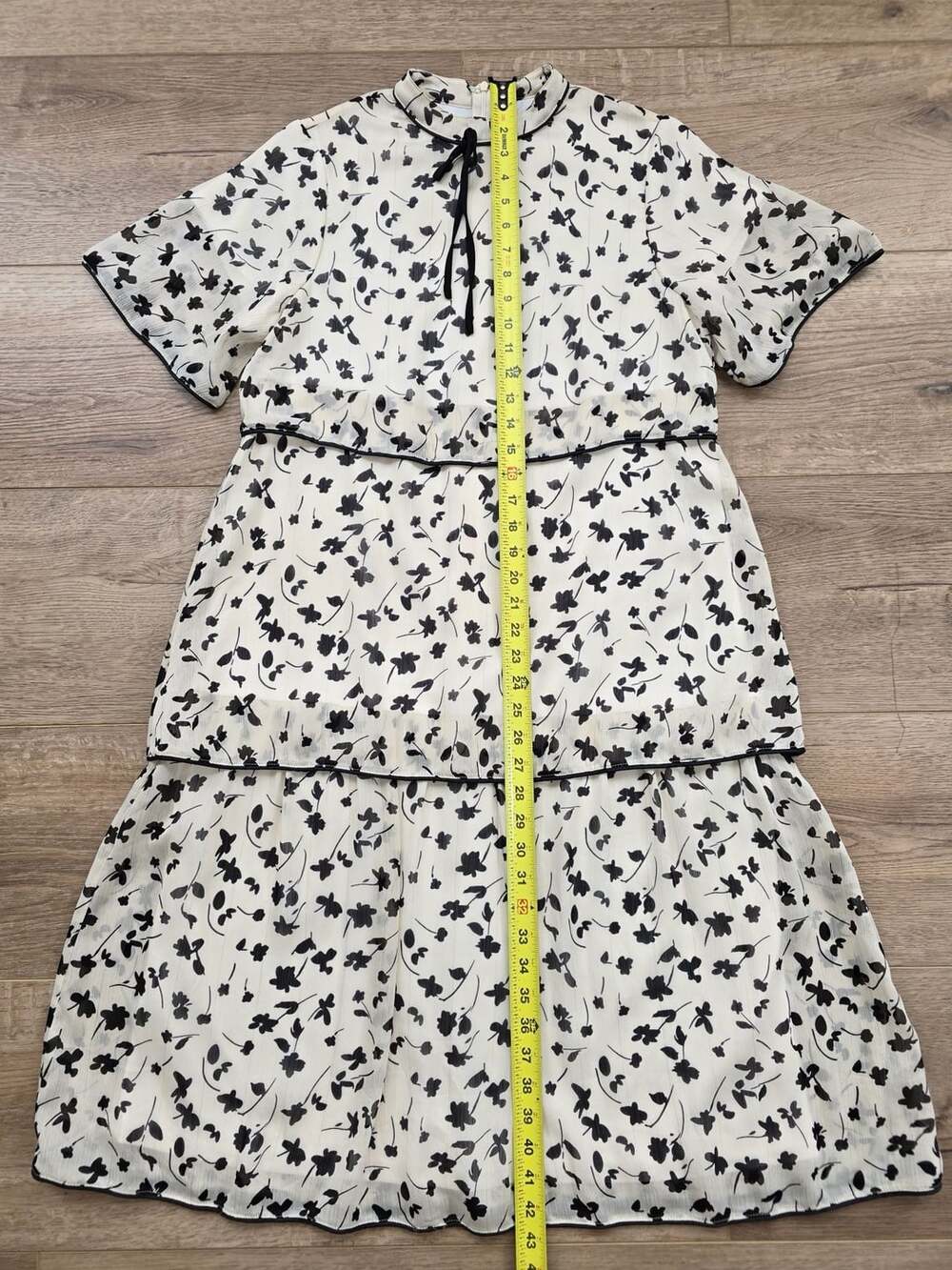 Piper & Scoot Floral Tiered Midi Dress Black Ivory Lined Short Sleeve S - Picture 3 of 10